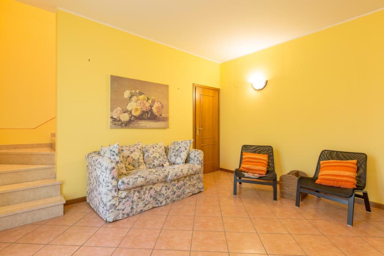 Omas Haus Villa Тосколано Мадерно Екстериор снимка